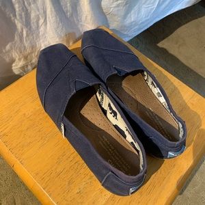 Women’s 7 Toms Shoes Navy Blue